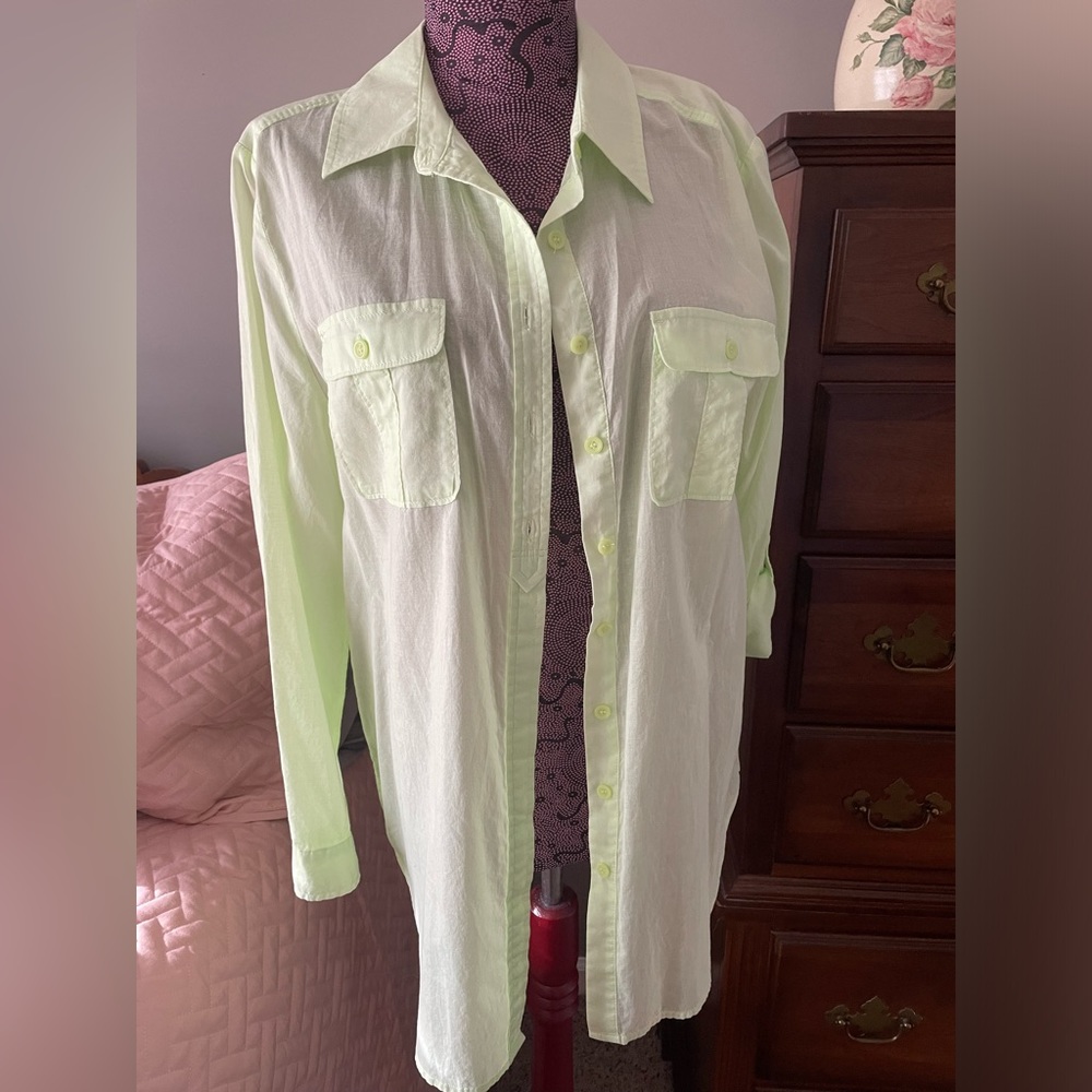 Chicos 100% Cotton green Button Up Roll Tab Semi Sheer Shirt Size 1 Size M